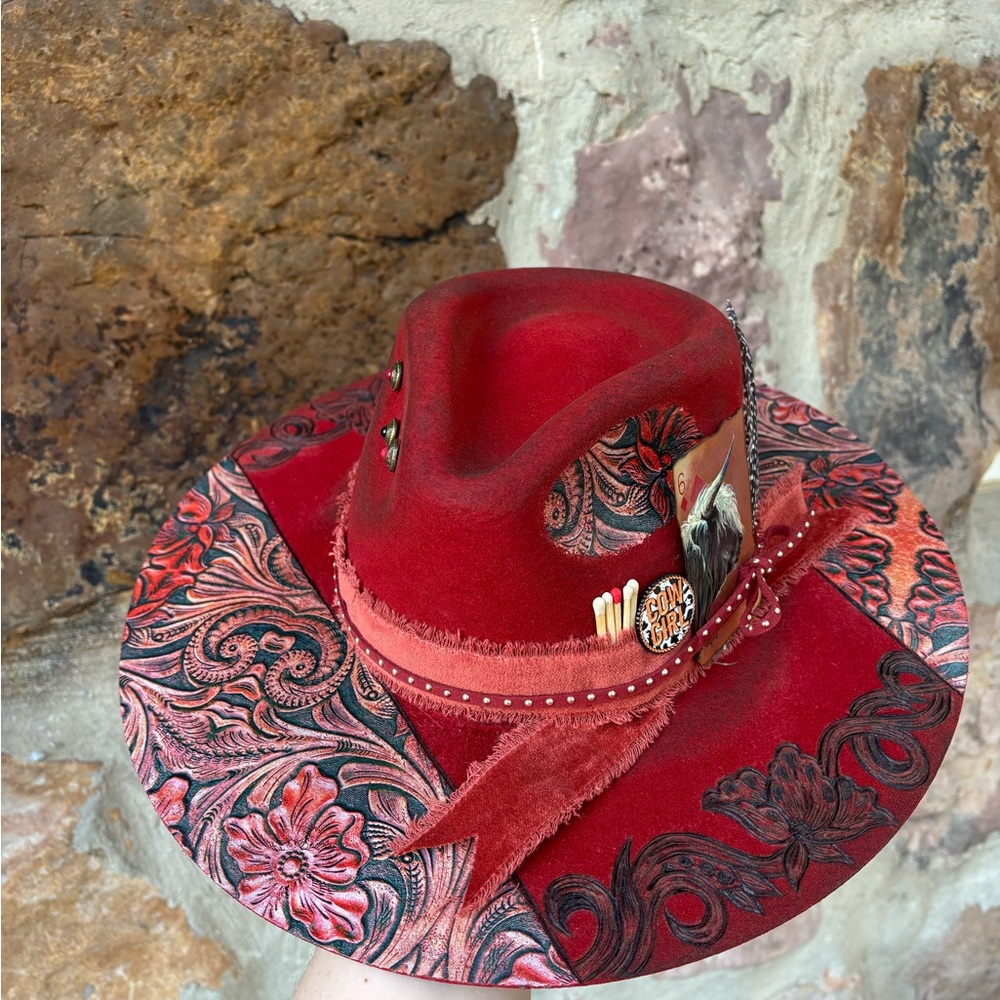 New Red Bullhide Hand burned hat Sz Medium